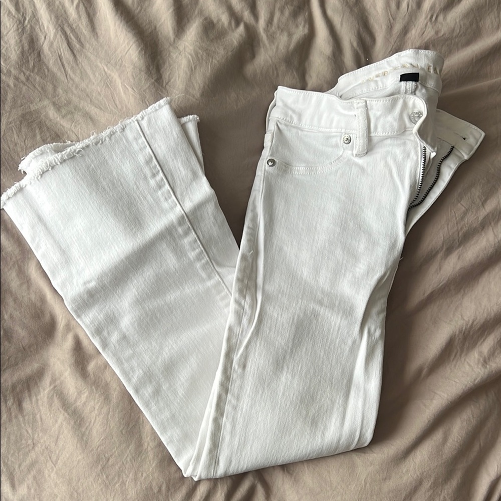 AMERICAN EAGLE bootcut white jeans